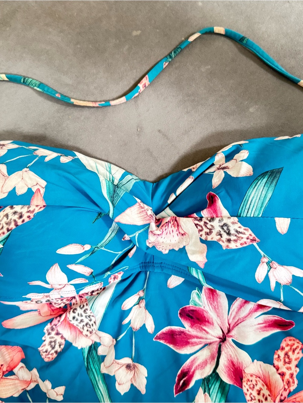La Blanca 🩱Teal Swim Top - Picture 3 of 7